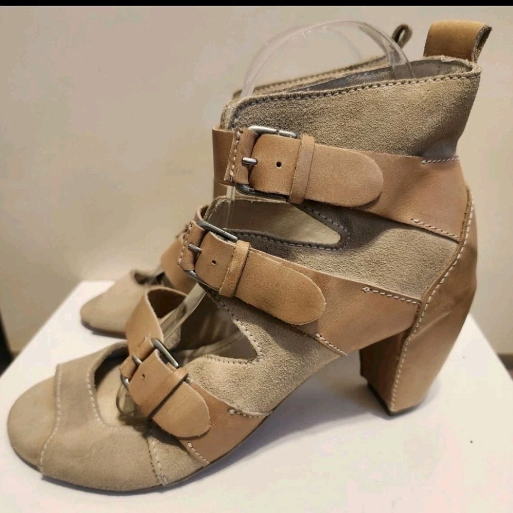 NWT AllSaints "Tamara" Stone Suede/Tan Leather 3-Buckle Peep Toe Pumps Sz.8 $210